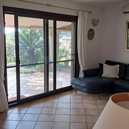 Rogio Villa Geremèas