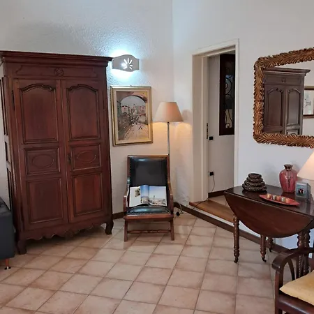 Rogio Villa Geremèas